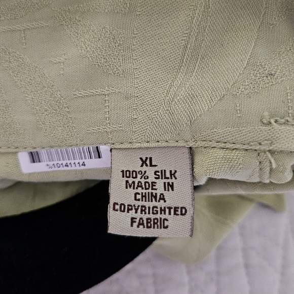 Tommy Bahama Hawaiian Shirt - Picture 5 of 11